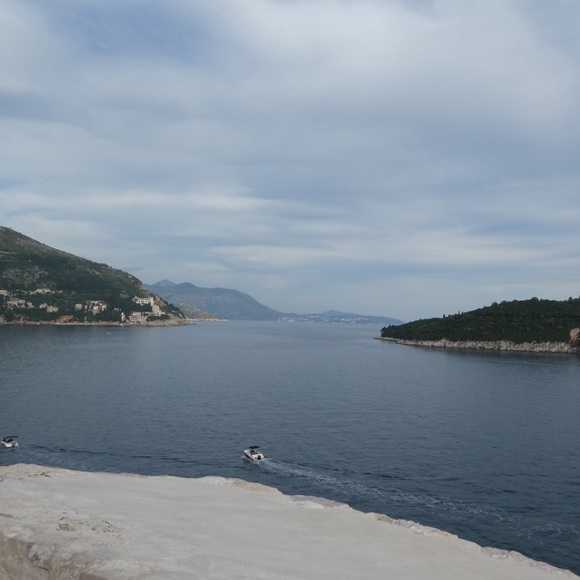 Meet your Posher, Miriam - Picture 1 of 1